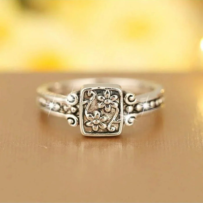 Vintage Boho Carved Flower Decor Ring